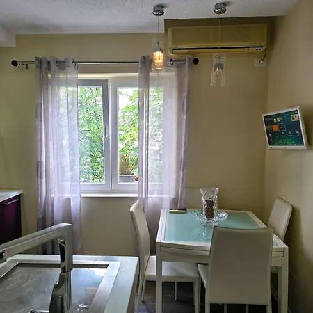 2e Blloku Apartmán Tirana